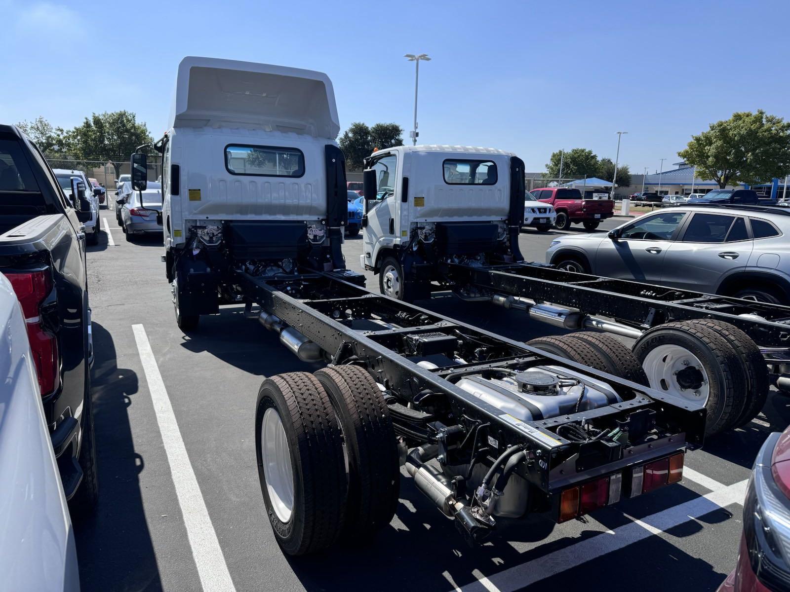 2025 Chevrolet Low Cab Forward 5500 XG Vehicle Photo in GEORGETOWN, TX 78626-7508
