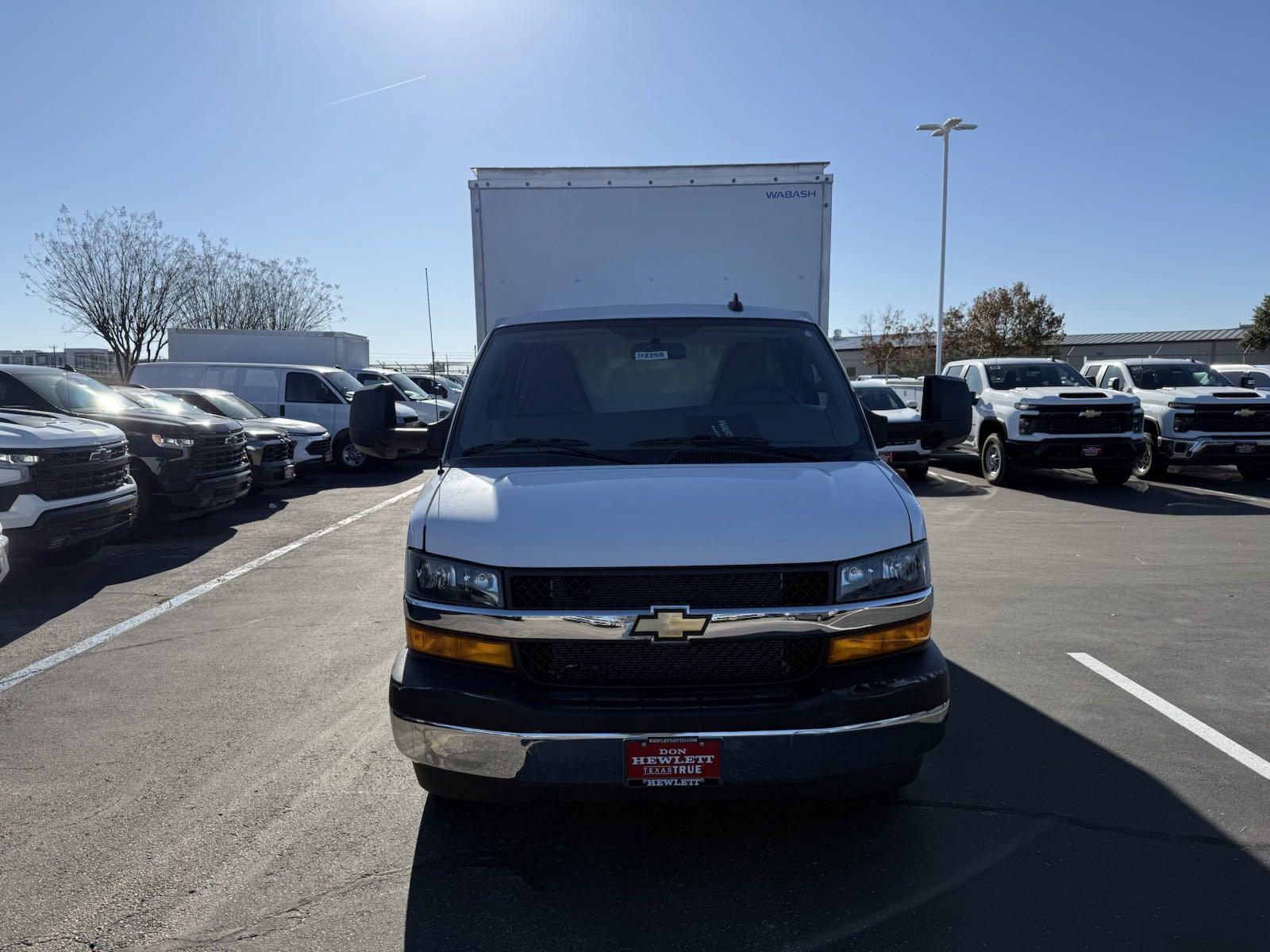 2024 Chevrolet Express Cutaway 3500 Vehicle Photo in GEORGETOWN, TX 78626-7508