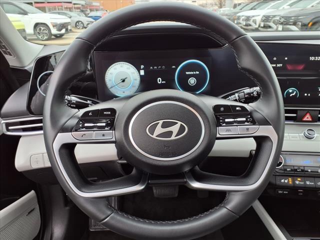 2024 Hyundai ELANTRA Hybrid Vehicle Photo in Peoria, IL 61615