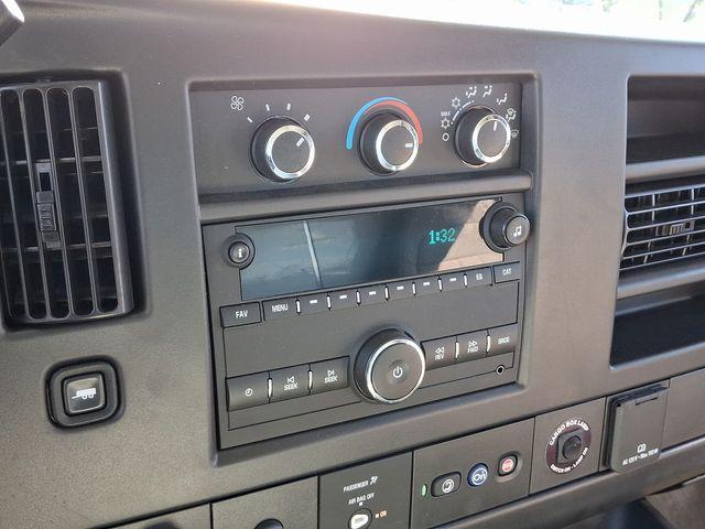 2024 Chevrolet Express Cutaway 3500 Vehicle Photo in DANBURY, CT 06810-5034