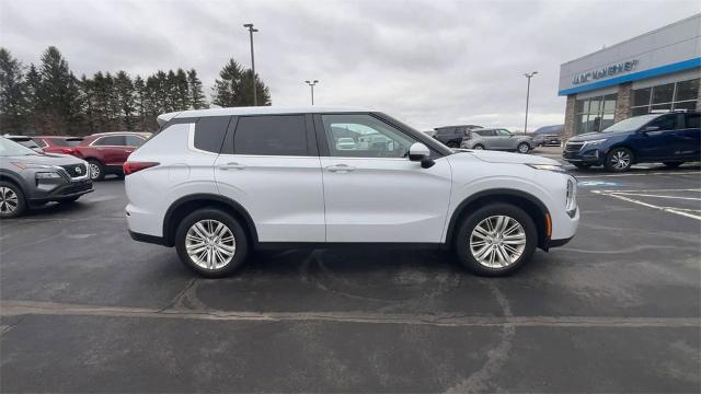 2022 Mitsubishi Outlander Vehicle Photo in TULLY, NY 13159-3159