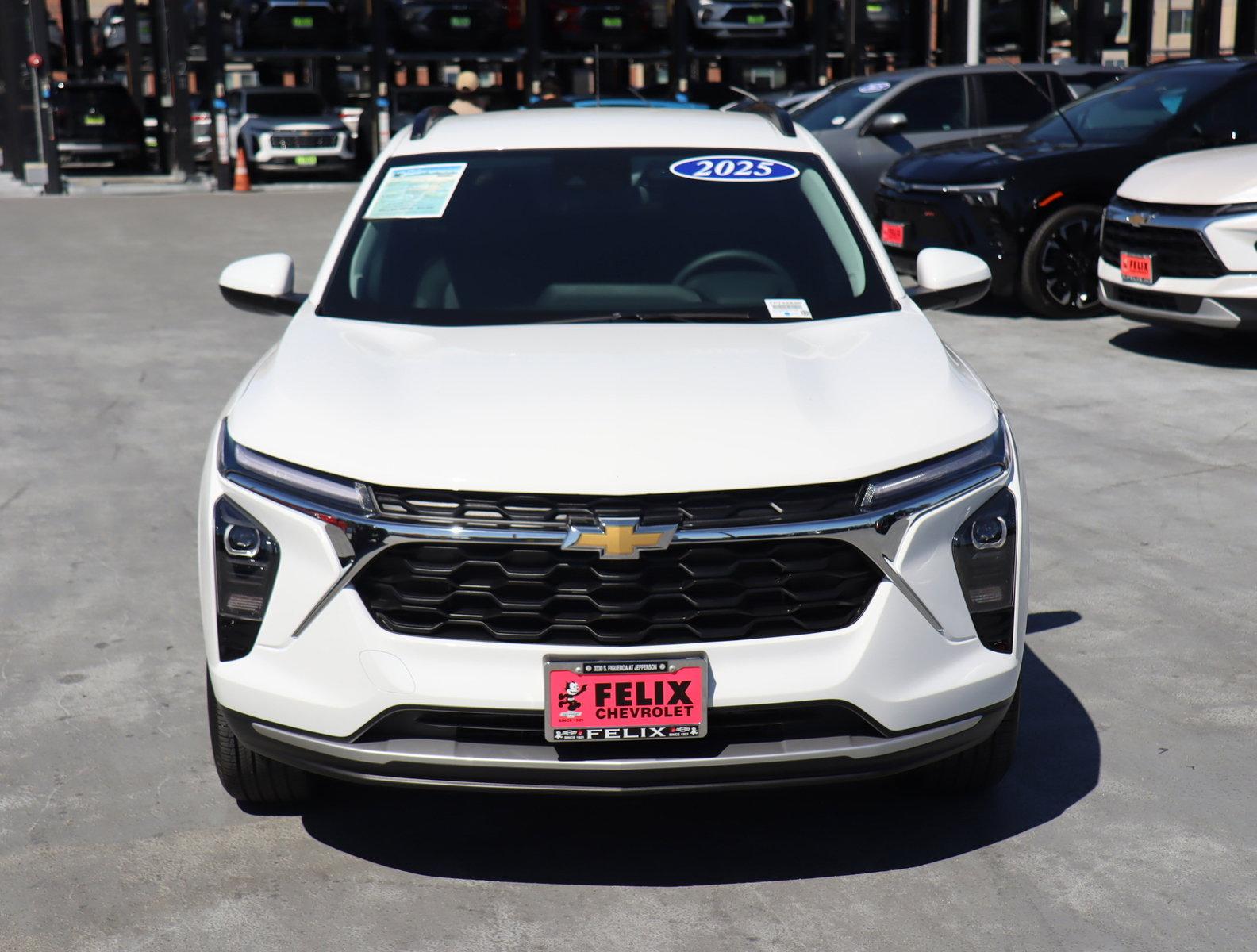 2025 Chevrolet Trax Vehicle Photo in LOS ANGELES, CA 90007-3794