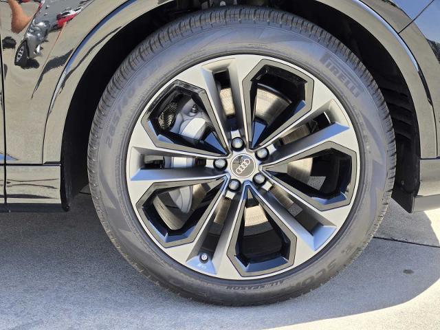 2025 Audi Q7 Vehicle Photo in SUGAR LAND, TX 77478