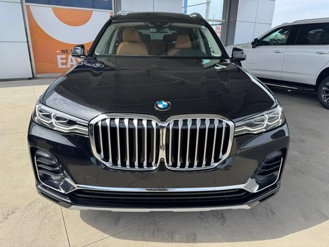 Used 2022 BMW X7 40i with VIN 5UXCW2C09N9N09377 for sale in Holland, MI