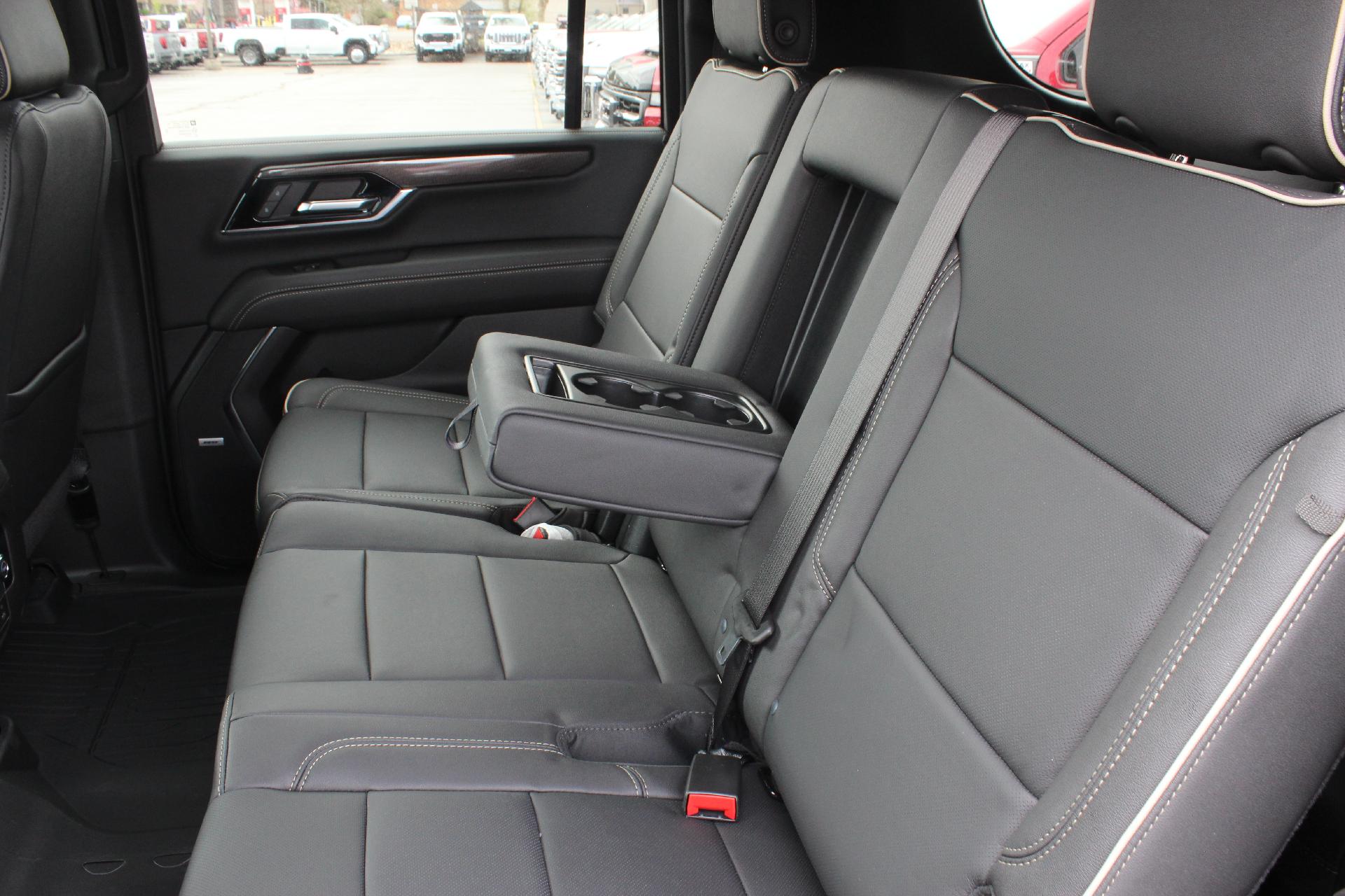2025 GMC Yukon XL Vehicle Photo in AURORA, CO 80012-4011