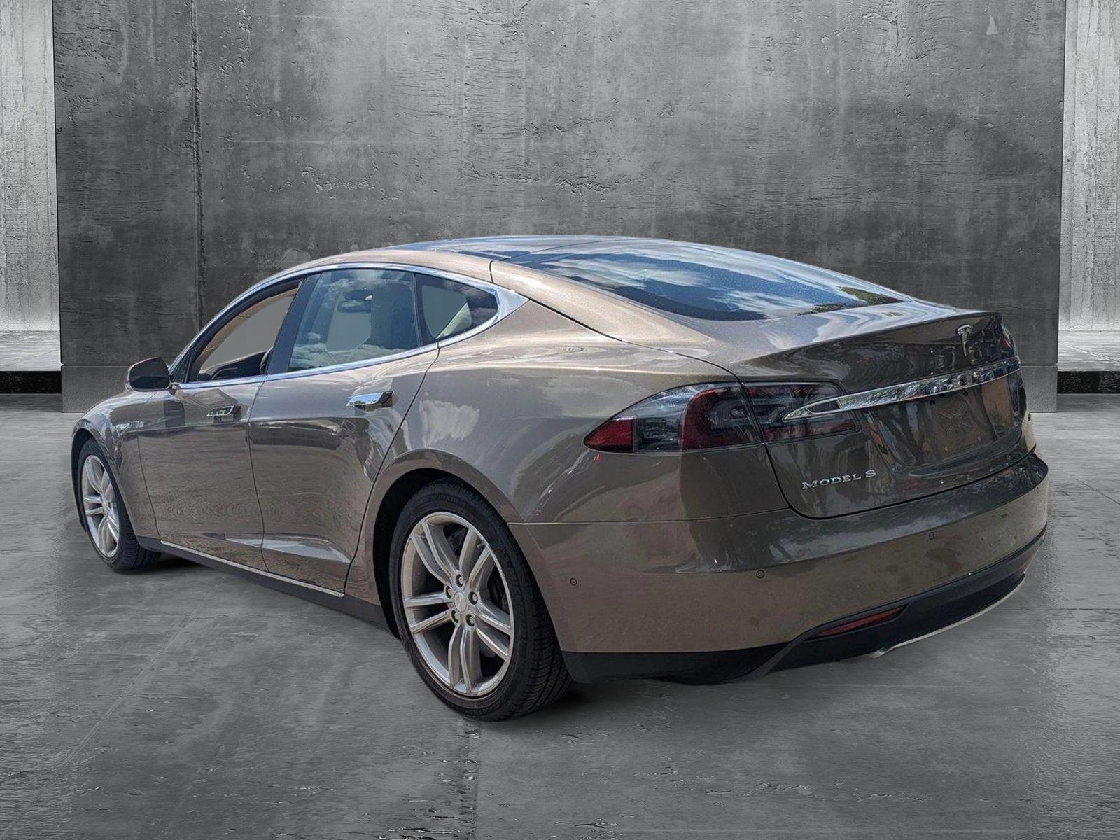 2015 Tesla Model S Vehicle Photo in GREENACRES, FL 33463-3207