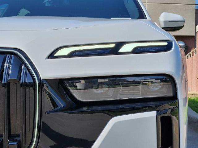 2024 BMW 740i xDrive Vehicle Photo in PLANO, TX 75024