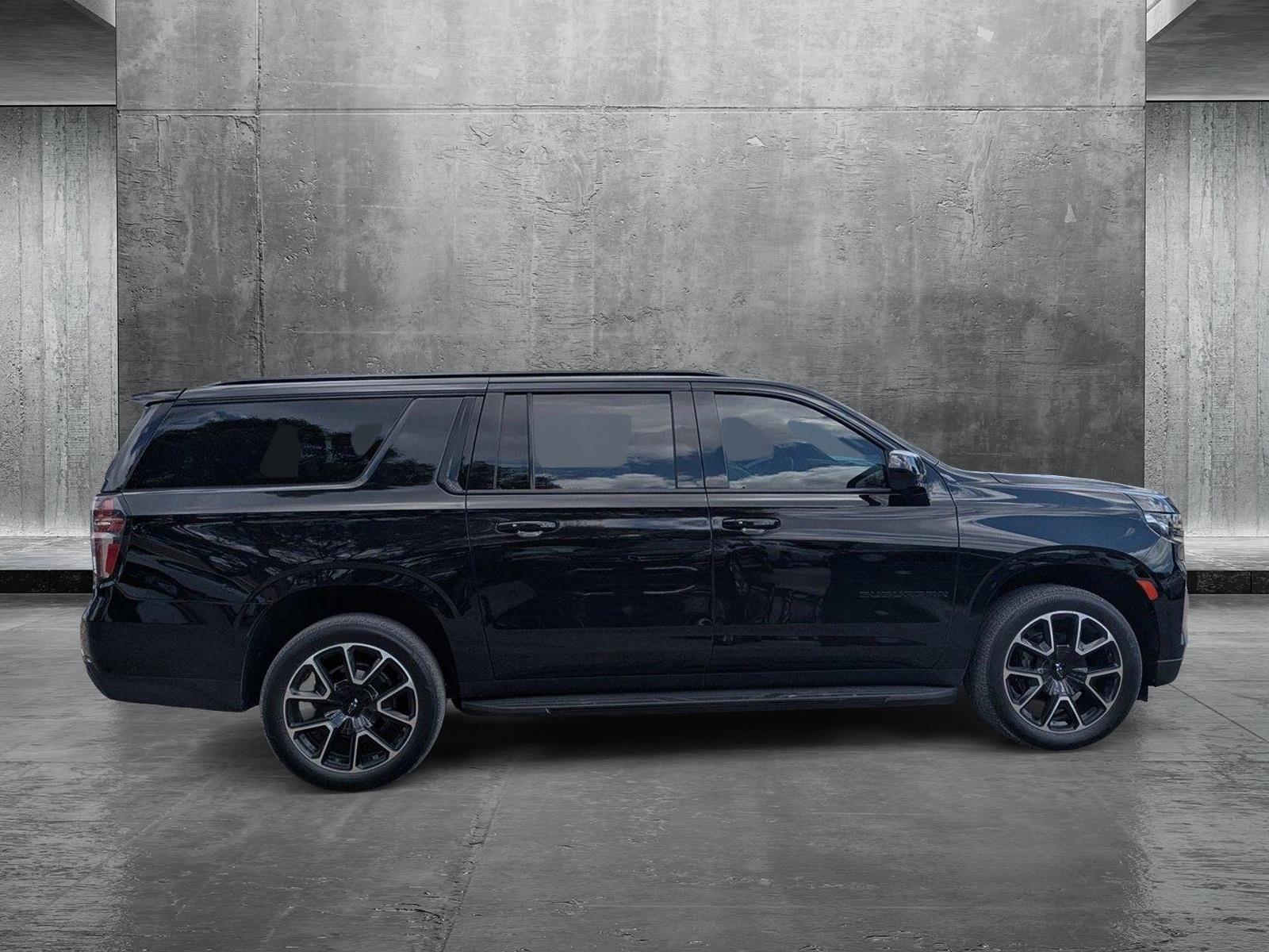 2021 Chevrolet Suburban Vehicle Photo in GREENACRES, FL 33463-3207
