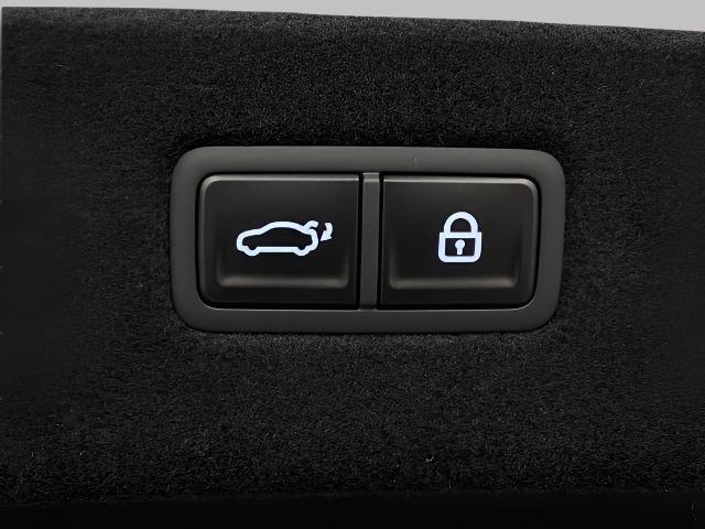 2025 Genesis G90 Vehicle Photo in Appleton, WI 54913