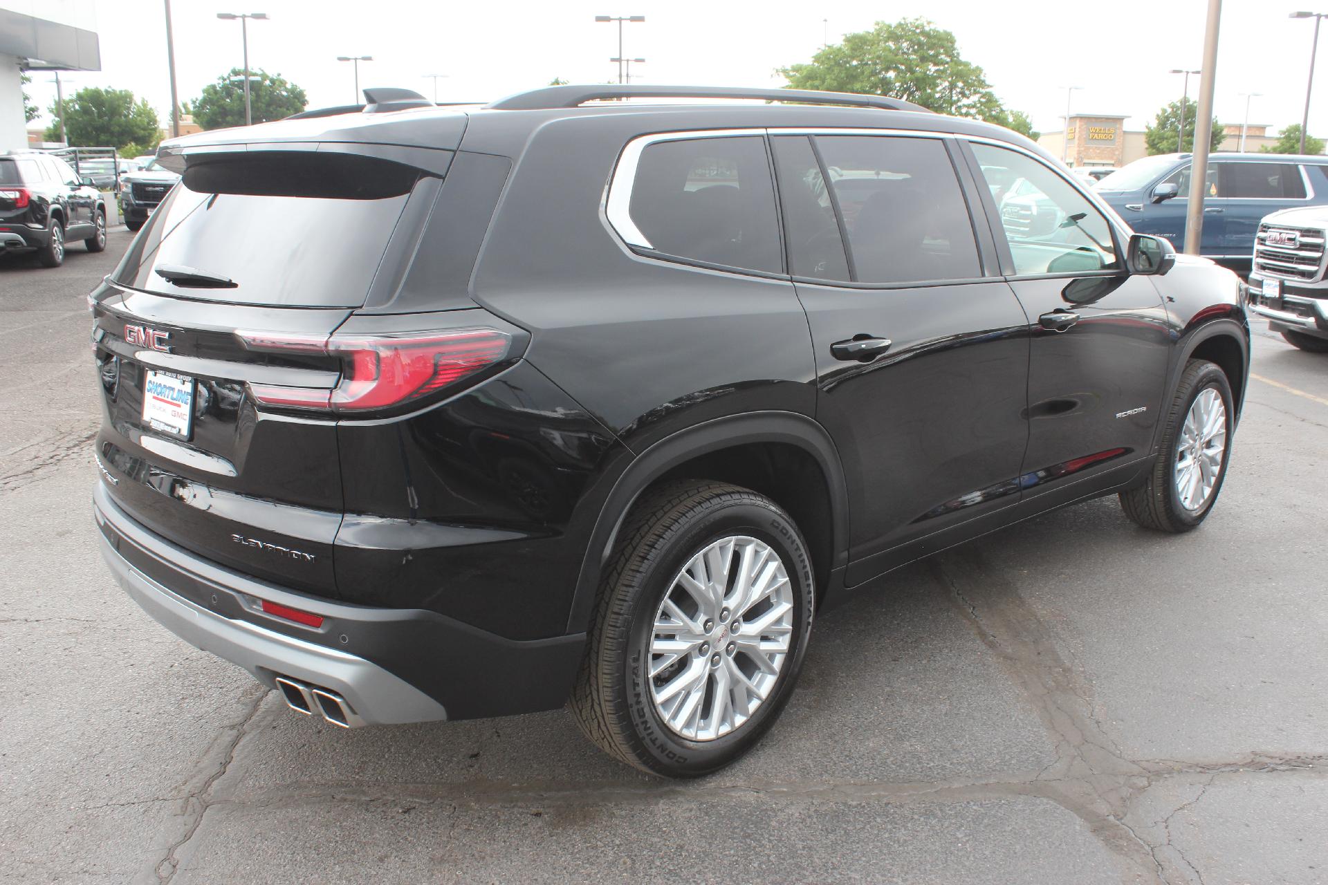 2025 GMC Acadia Vehicle Photo in AURORA, CO 80012-4011