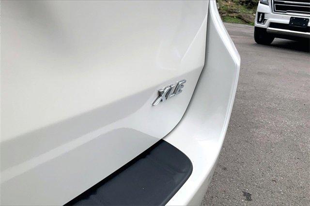 2020 Toyota Sienna Vehicle Photo in KANSAS CITY, MO 64114-4502