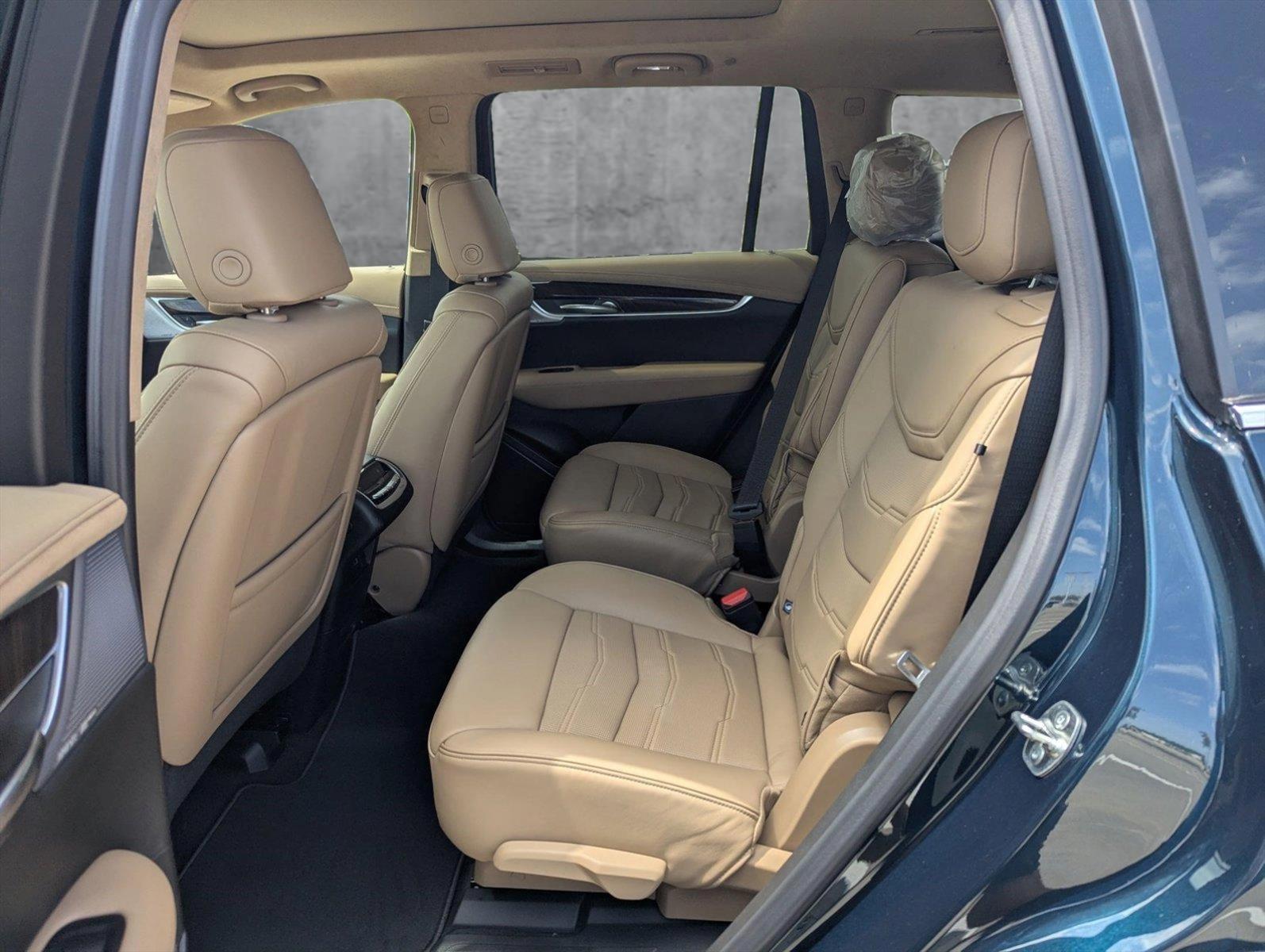 2025 Cadillac XT6 Vehicle Photo in CORPUS CHRISTI, TX 78412-4902