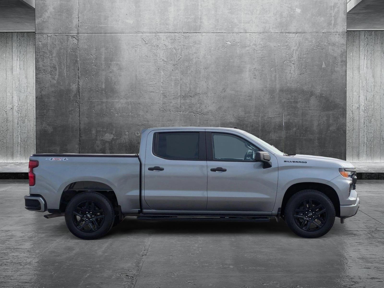 2024 Chevrolet Silverado 1500 Vehicle Photo in VALENCIA, CA 91355-1705