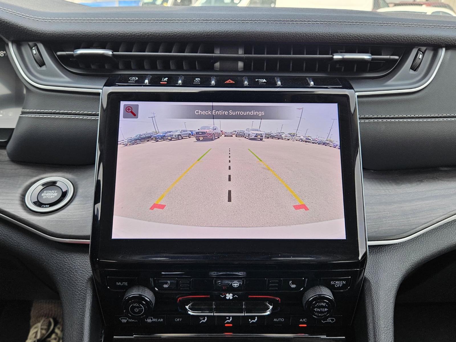 2023 Jeep Grand Cherokee L Vehicle Photo in Seguin, TX 78155