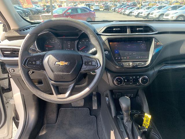 2023 Chevrolet Trailblazer Vehicle Photo in MOON TOWNSHIP, PA 15108-2571