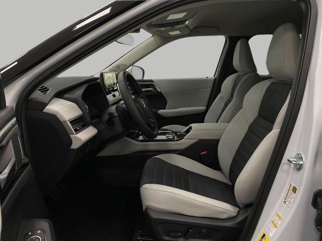 2025 Mitsubishi Outlander Vehicle Photo in Appleton, WI 54913