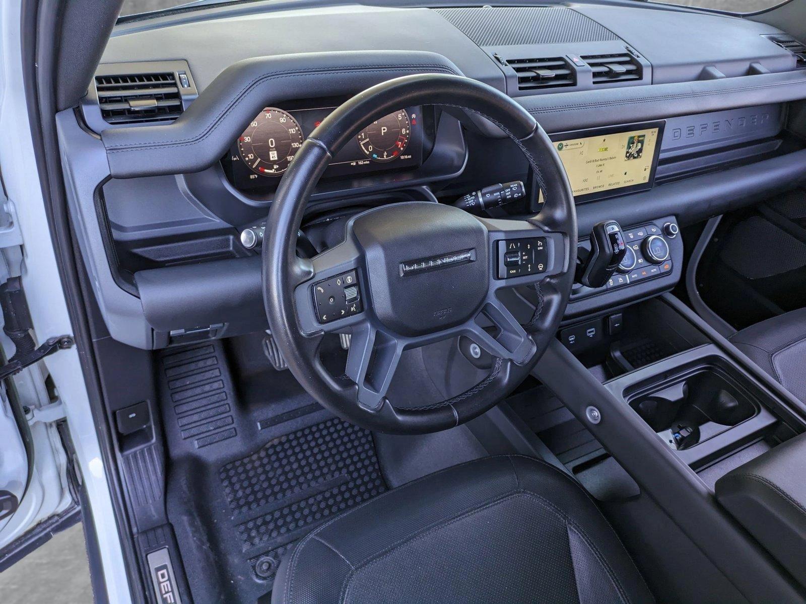 2024 Land Rover Defender Vehicle Photo in Tampa, FL 33614