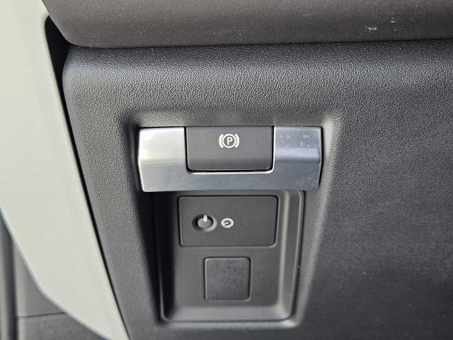 2024 Defender Vehicle Photo in AUSTIN, TX 78717
