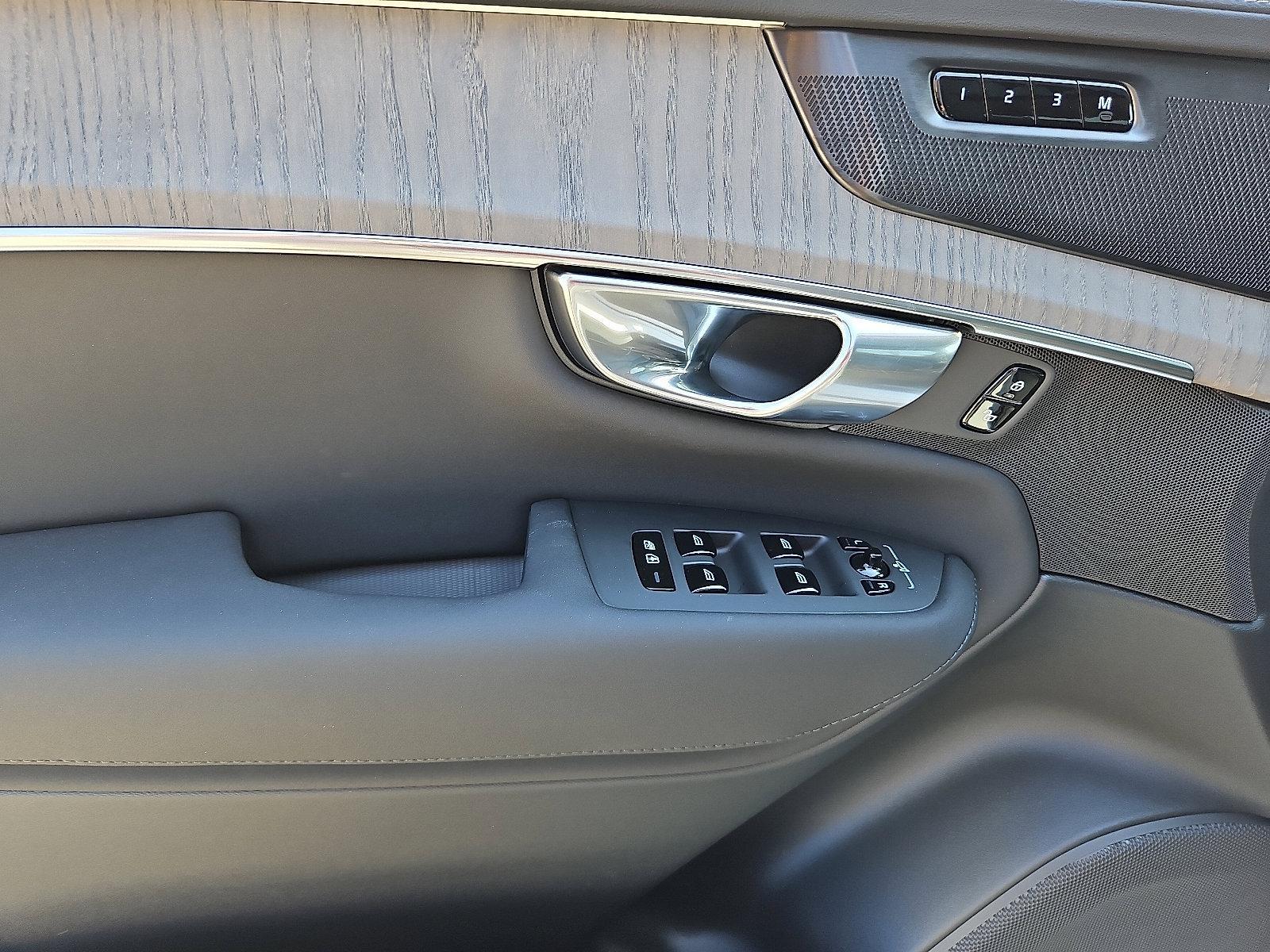 2026 Volvo XC90 Vehicle Photo in Trevose, PA 19053
