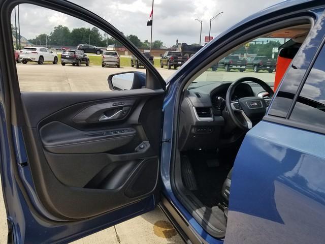 2024 GMC Terrain Vehicle Photo in ELYRIA, OH 44035-6349