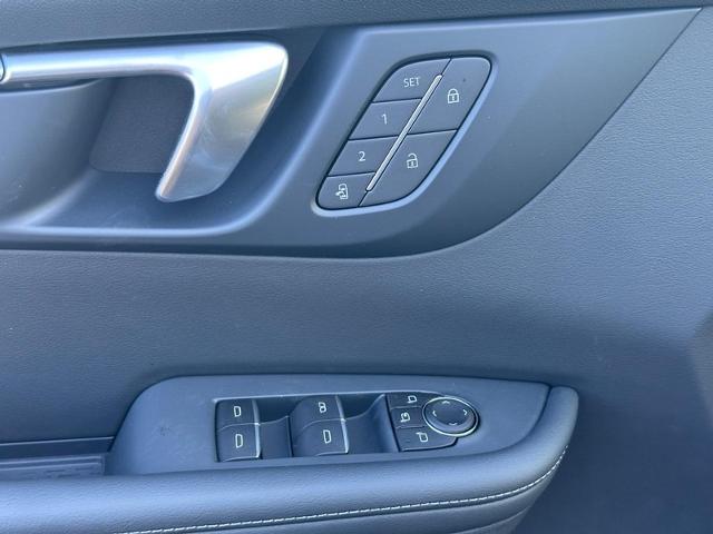 2026 Buick Enclave Vehicle Photo in COLUMBIA, MO 65203-3903