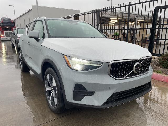 2025 Volvo XC40 Vehicle Photo in Grapevine, TX 76051