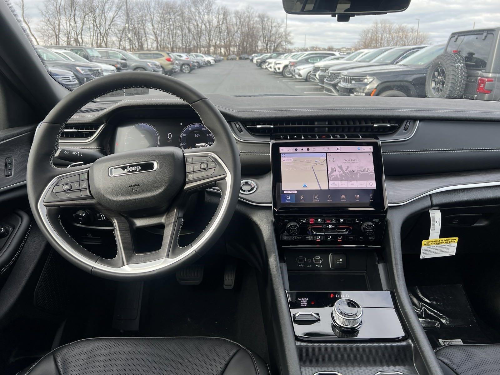 2025 Jeep Grand Cherokee L Vehicle Photo in Mechanicsburg, PA 17050-1707