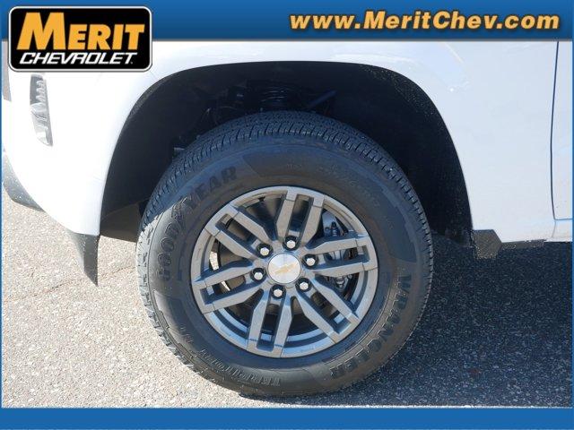 2024 Chevrolet Colorado Vehicle Photo in MAPLEWOOD, MN 55119-4794