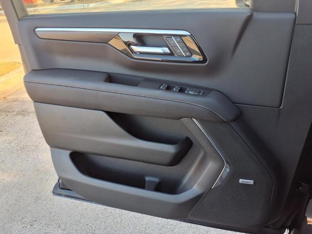 2025 Chevrolet Suburban Vehicle Photo in Denton, TX 76205