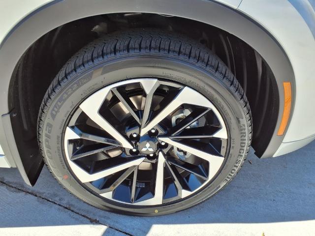2025 Mitsubishi Outlander Plug-In Hybrid Vehicle Photo in Tampa, FL 33612