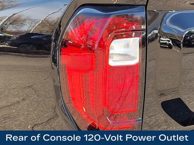 2023 GMC Canyon Vehicle Photo in DANBURY, CT 06810-5034