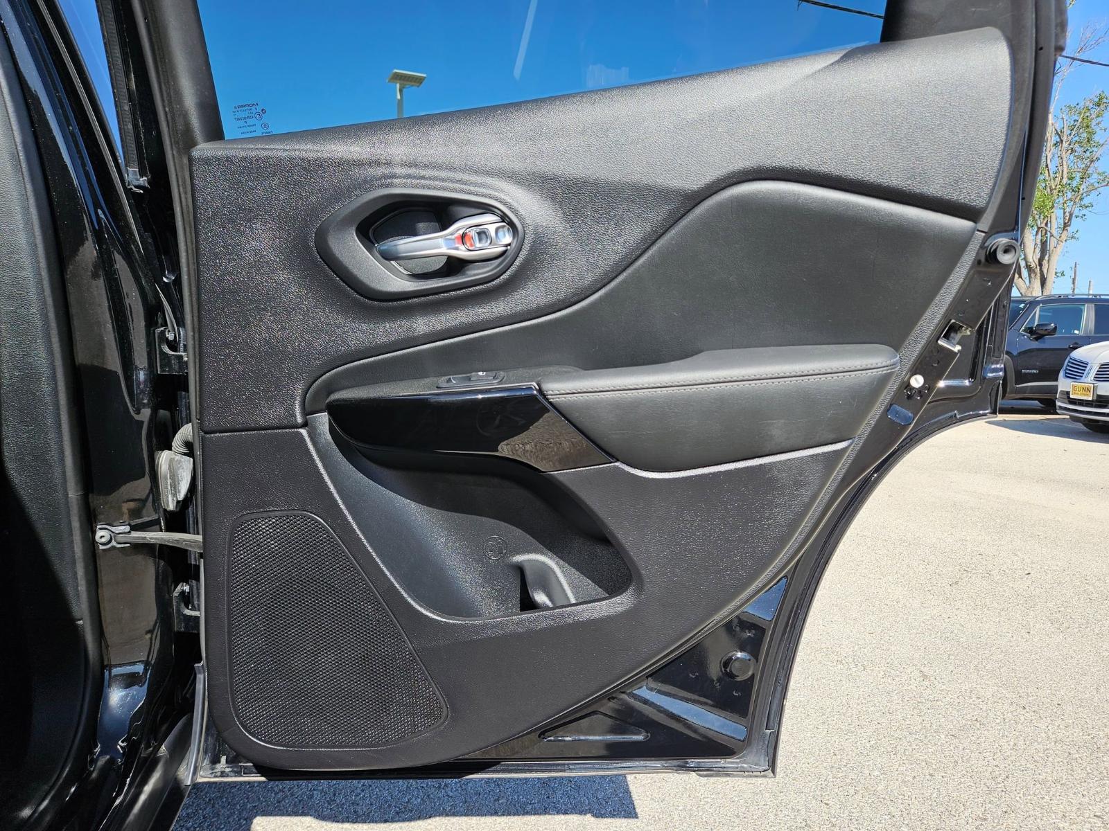 2023 Jeep Cherokee Vehicle Photo in Seguin, TX 78155