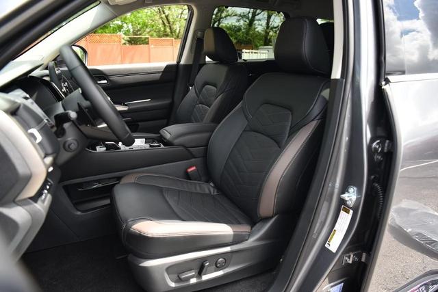 2025 Nissan Pathfinder Vehicle Photo in Ballwin, MO 63011