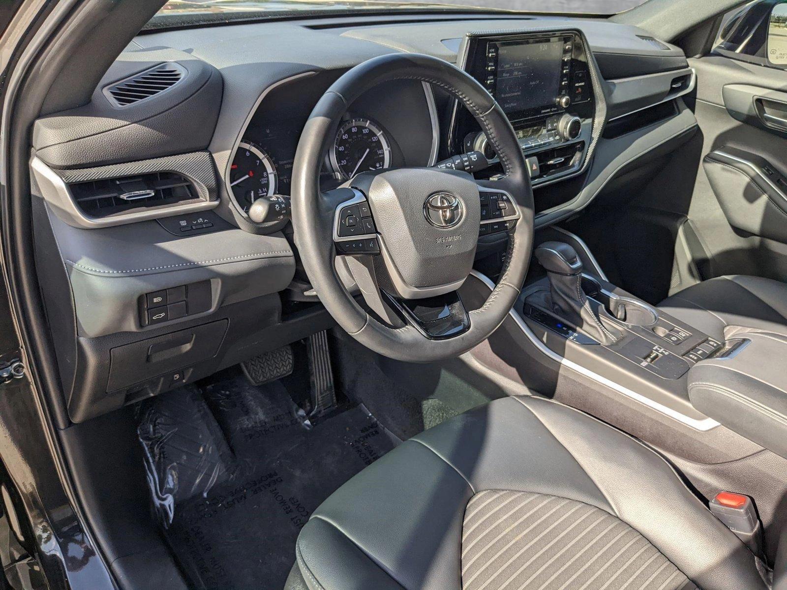 2022 Toyota Highlander Vehicle Photo in Davie, FL 33331