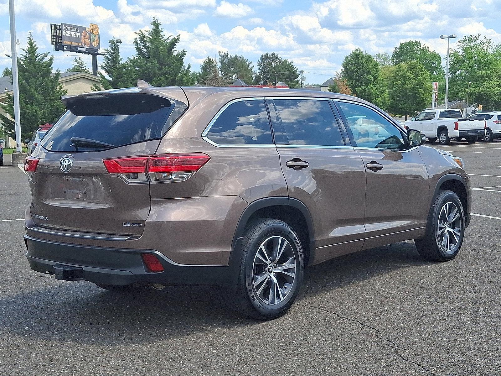 2018 Toyota Highlander Vehicle Photo in Trevose, PA 19053