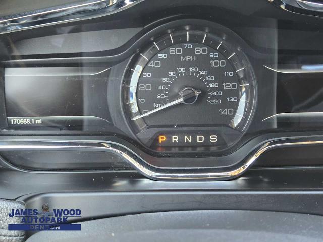 2017 Lincoln MKT Vehicle Photo in DENTON, TX 76210-9321