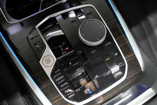 2025 BMW X7 xDrive40i Vehicle Photo in GRAPEVINE, TX 76051