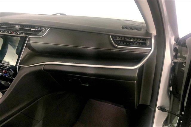 2023 Jeep Grand Cherokee L Vehicle Photo in KANSAS CITY, MO 64114-4502