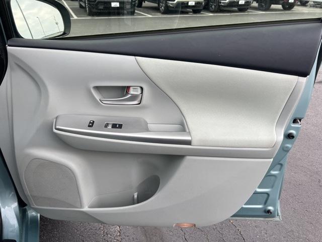 2014 Toyota Prius v Vehicle Photo in GREEN BAY, WI 54304-5303