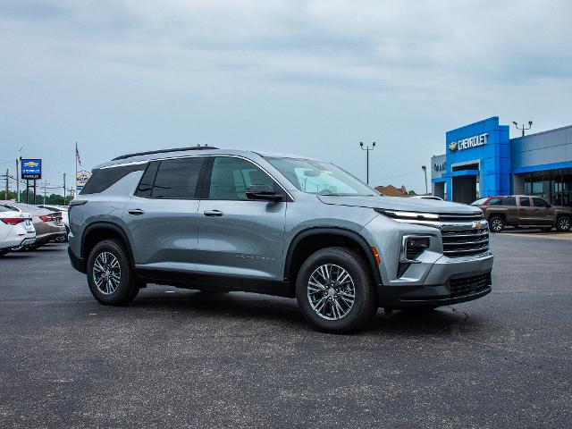 2025 Chevrolet Traverse Vehicle Photo in MADISON, IN 47250-1611