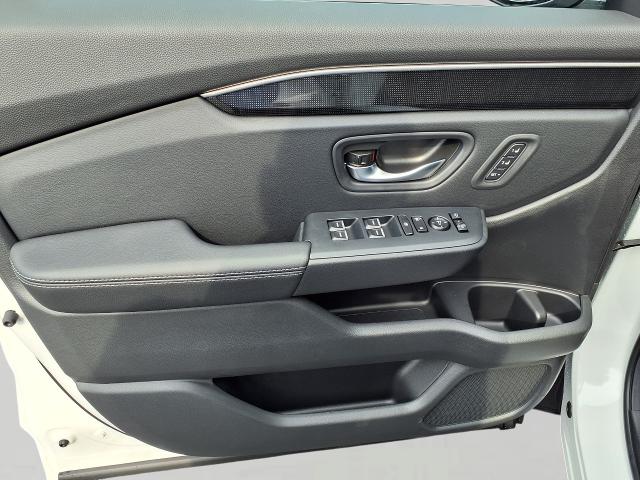 2025 Honda Pilot Vehicle Photo in Oshkosh, WI 54904