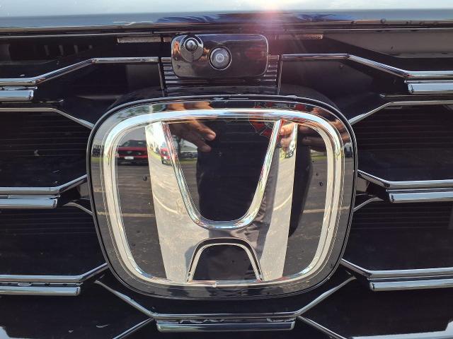 2025 Honda Pilot Vehicle Photo in Oshkosh, WI 54904