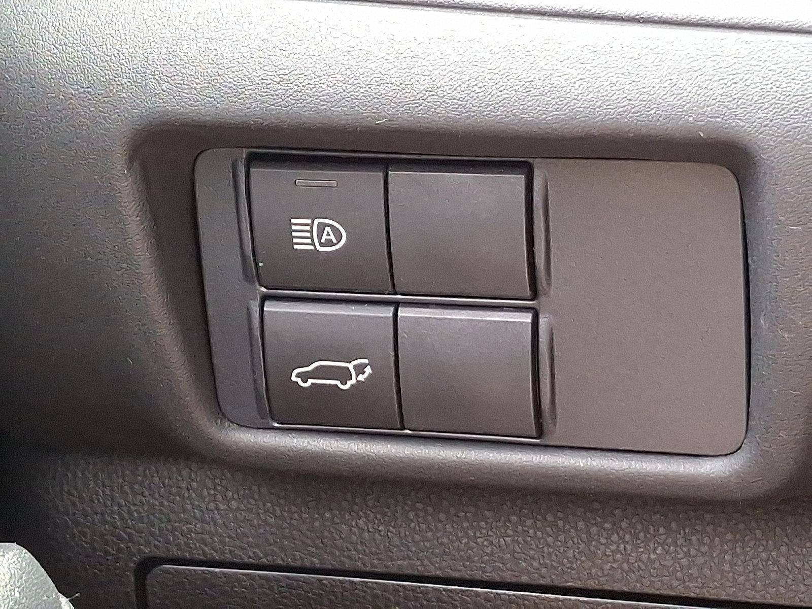 2021 Toyota Highlander Vehicle Photo in Trevose, PA 19053