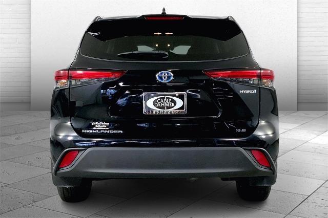 2023 Toyota Highlander Vehicle Photo in Lees Summit, MO 64086