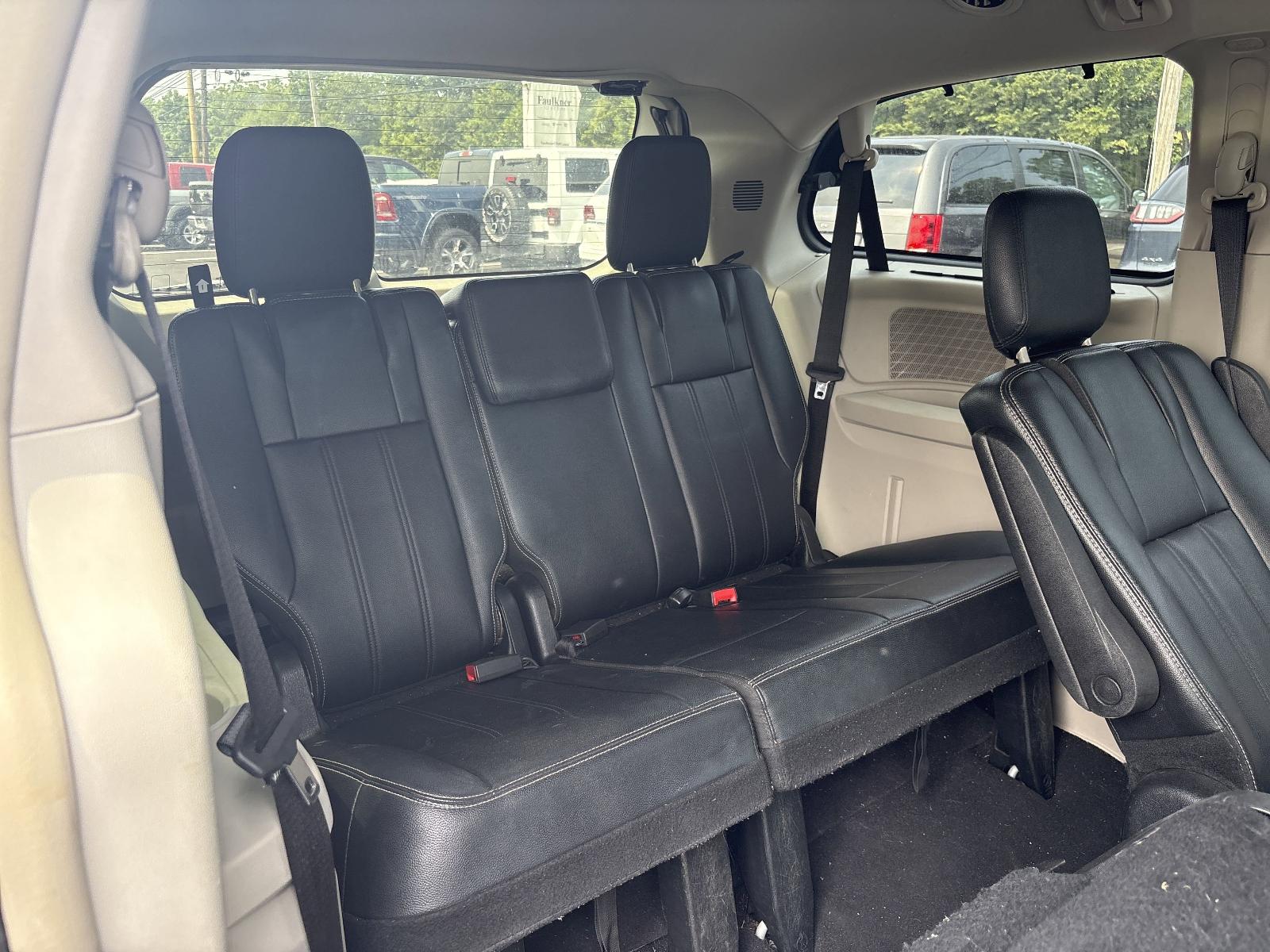 2014 Chrysler Town & Country Vehicle Photo in Mechanicsburg, PA 17050-1707
