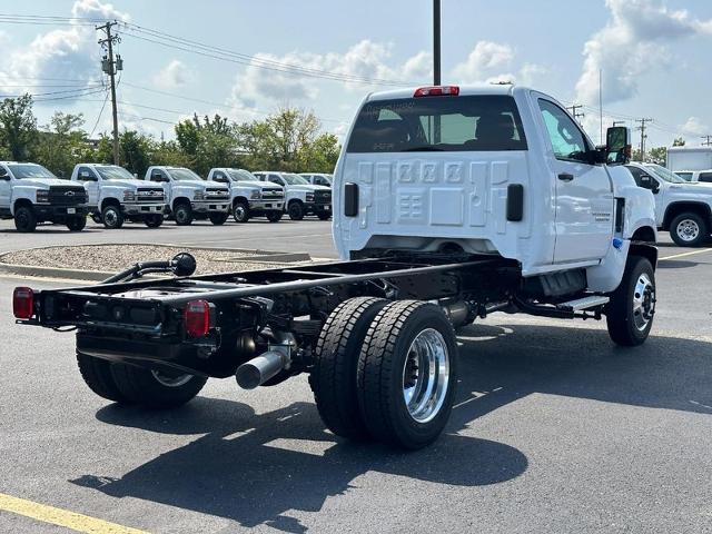 2024 Chevrolet Silverado 5500 HD Vehicle Photo in COLUMBIA, MO 65203-3903