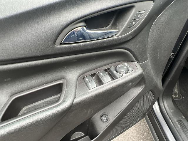 2022 Chevrolet Equinox Vehicle Photo in BOSTON, NY 14025-9684