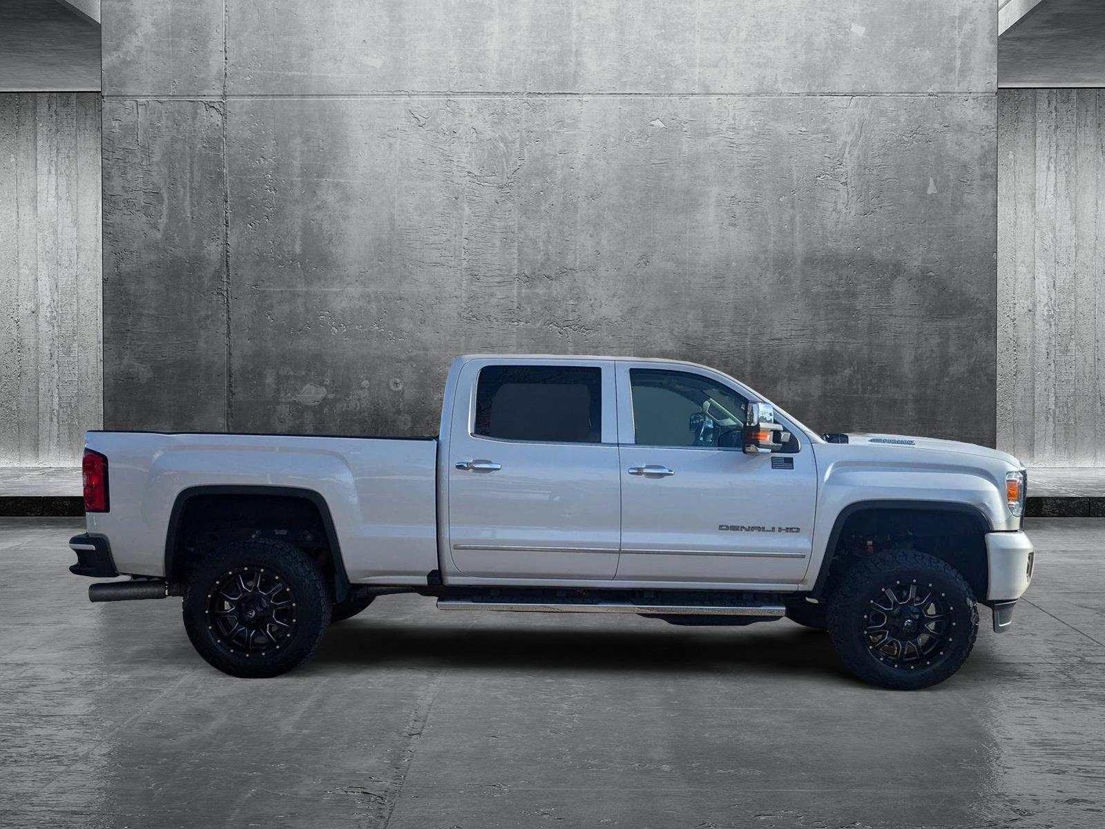 2018 GMC Sierra 2500HD Vehicle Photo in LONE TREE, CO 80124-2750