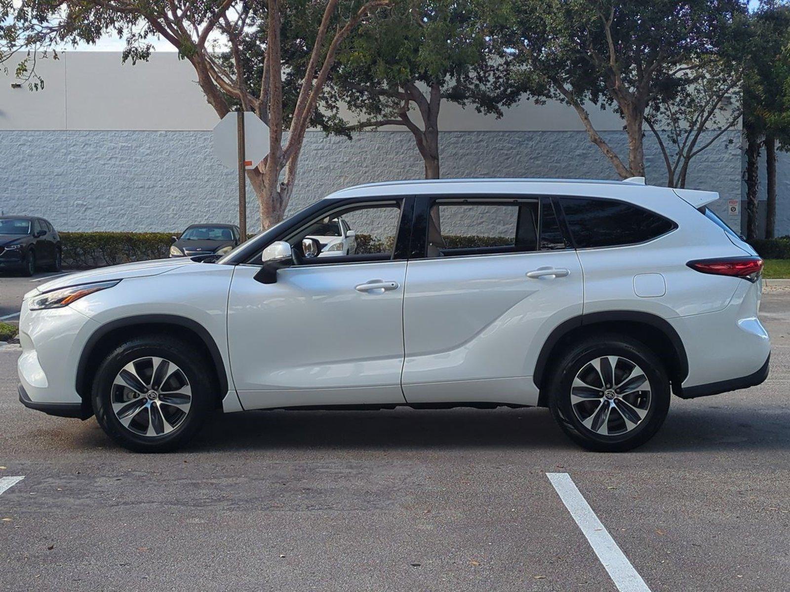 2022 Toyota Highlander Vehicle Photo in West Palm Beach, FL 33417