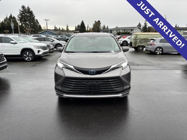 2022 Toyota Sienna Vehicle Photo in Puyallup, WA 98371